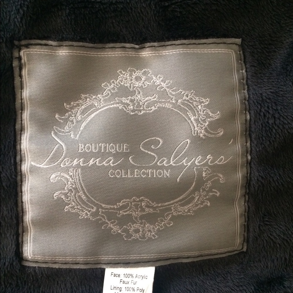 Donna Salyers faux fur throw